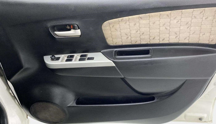 2015 Maruti Wagon R 1.0 VXI, CNG, Manual, 92,540 km, Driver Side Door Panels Control