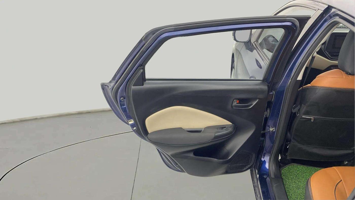 2023 Toyota Glanza S, Petrol, Manual, 8,908 km, LHS Rear Door