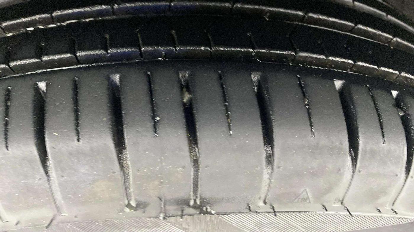 2023 Toyota Glanza S, Petrol, Manual, 8,908 km, Left Front Tyre Tread