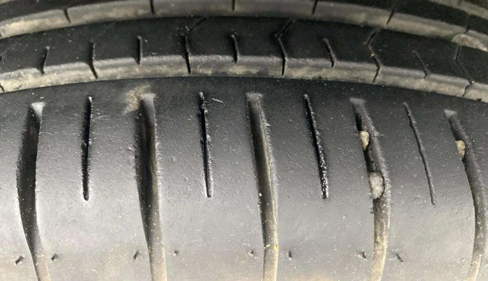 2023 Toyota Glanza S, Petrol, Manual, 8,899 km, Right Front Tyre Tread
