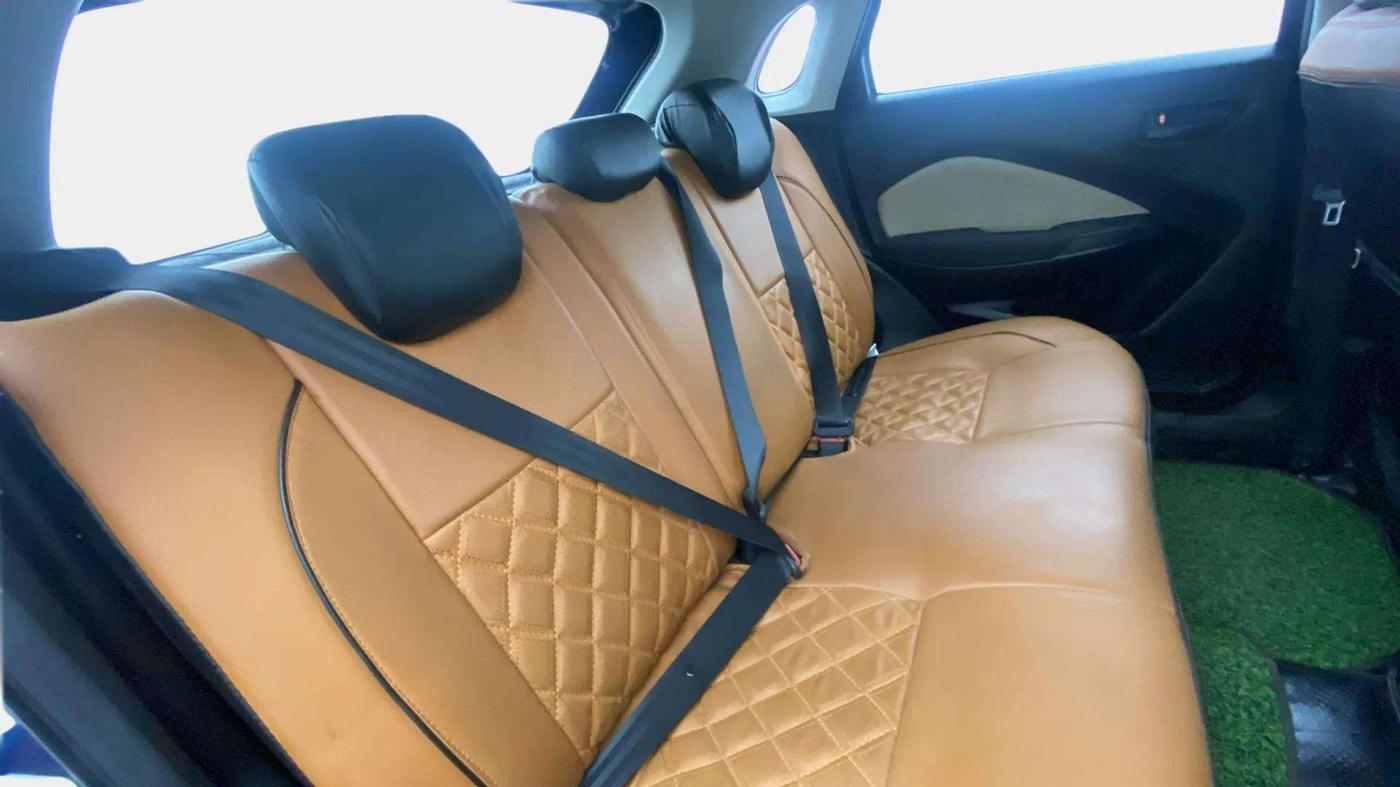 2023 Toyota Glanza S, Petrol, Manual, 8,908 km, Right Side Rear Door Cabin