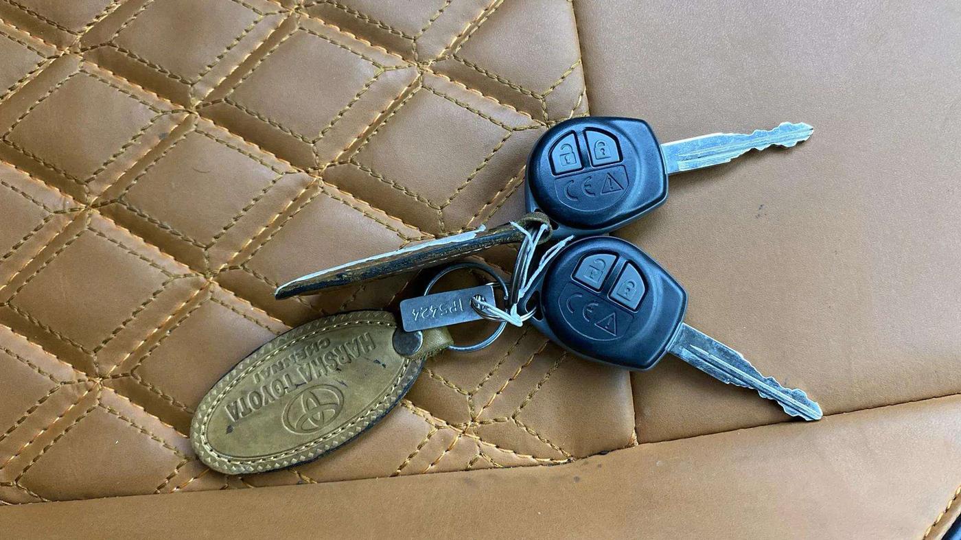 2023 Toyota Glanza S, Petrol, Manual, 8,908 km, Key Close Up