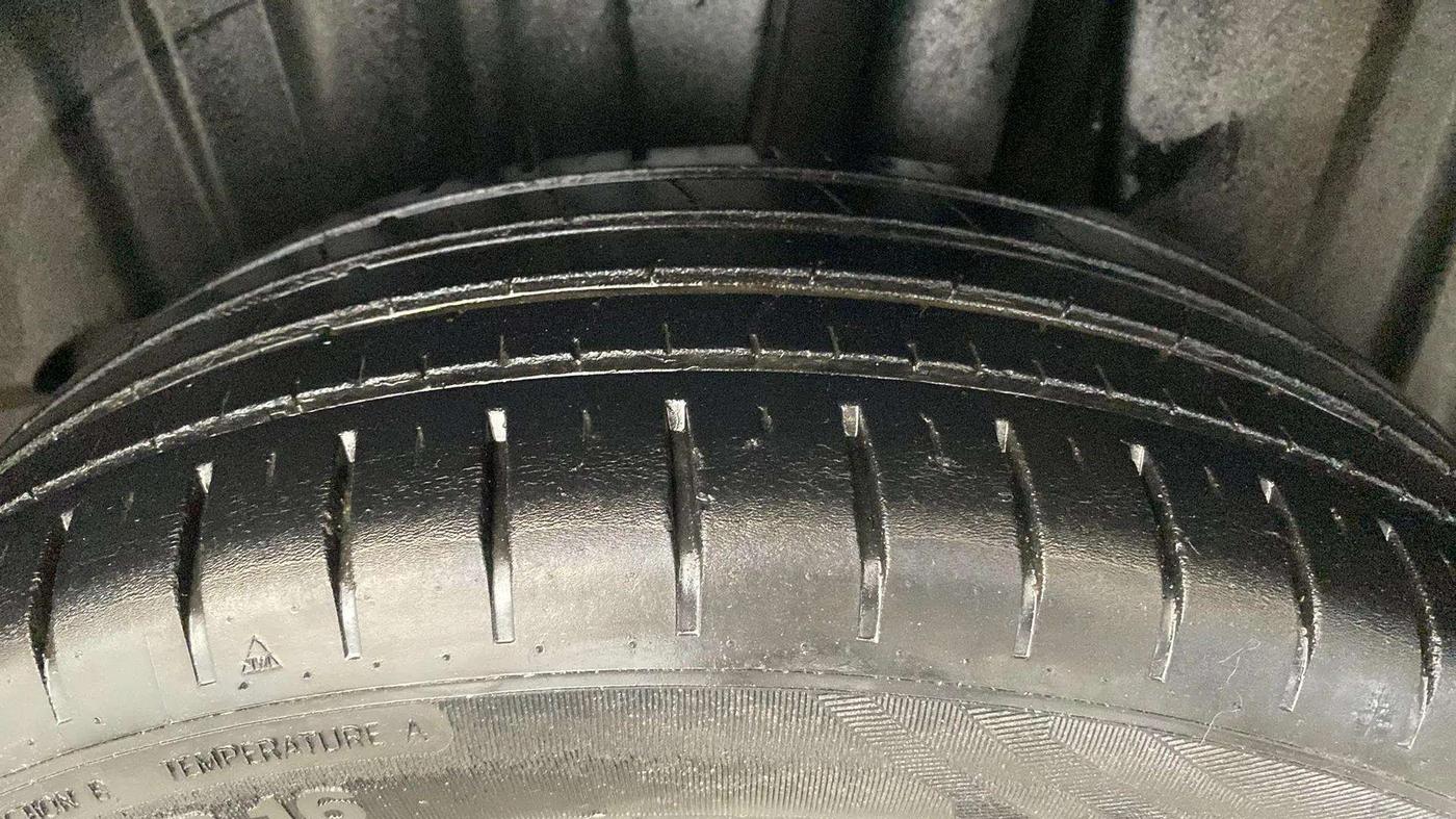 2022 Maruti Baleno ALPHA 1.2 AGS, Petrol, Automatic, 24,573 km, Left Rear Tyre Tread