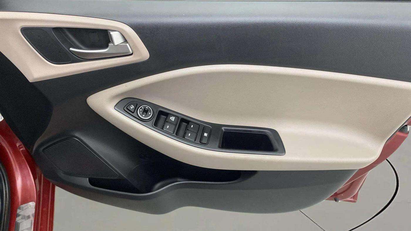 2019 Hyundai Elite i20 SPORTZ PLUS 1.2, Petrol, Manual, 5,922 km, Driver Side Door Panels Control