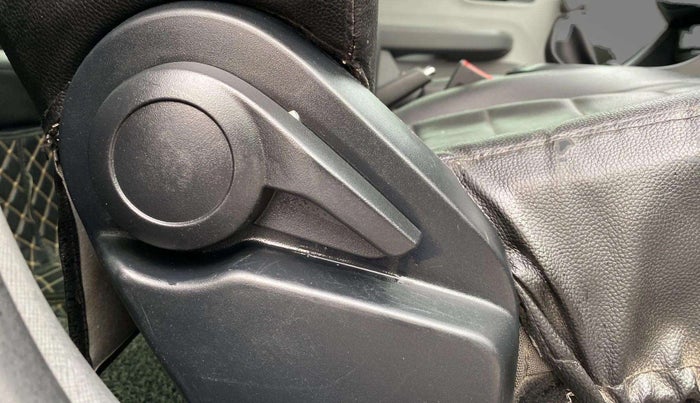 2020 Tata ALTROZ XT PETROL, Petrol, Manual, 39,479 km, Driver Side Adjustment Panel