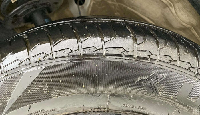 2023 Maruti Swift VXI AMT, Petrol, Automatic, 17,353 km, Left Front Tyre Tread