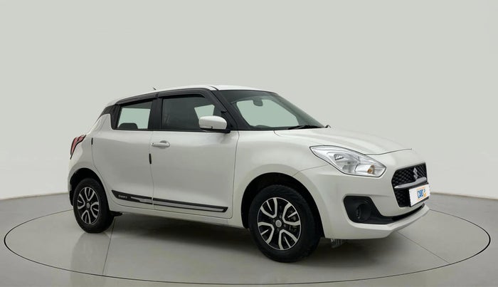 2023 Maruti Swift VXI AMT, Petrol, Automatic, 17,353 km, Right Front Diagonal