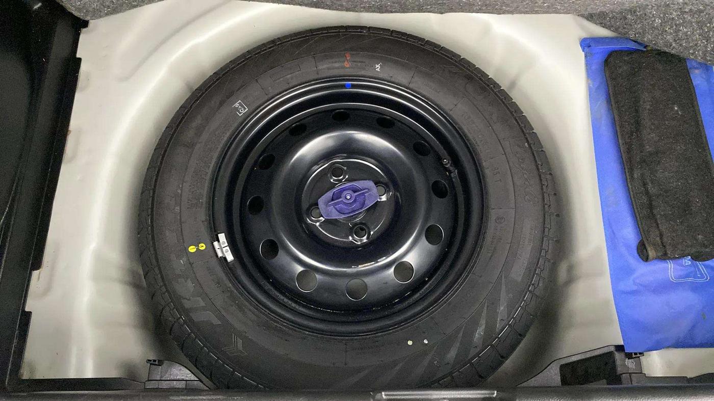 2023 Maruti Swift VXI AMT, Petrol, Automatic, 17,428 km, Spare Tyre