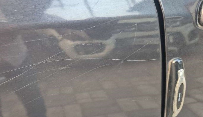 2014 Maruti Ertiga VXI, Petrol, Manual, 36,437 km, Right rear door - Minor scratches