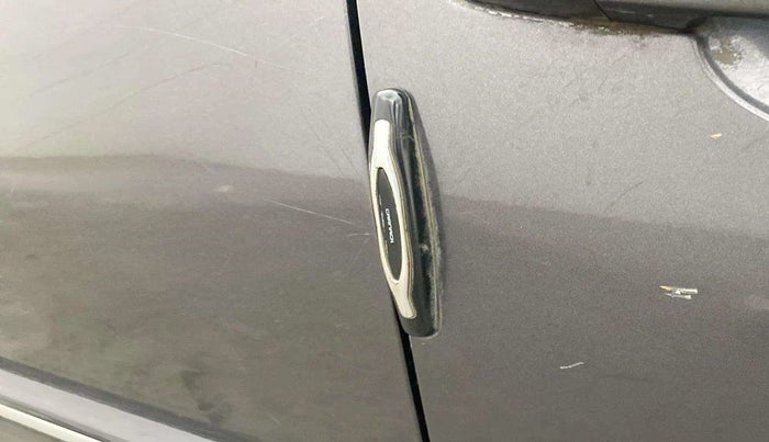 2014 Maruti Ertiga VXI, Petrol, Manual, 36,437 km, Driver-side door - Slightly dented