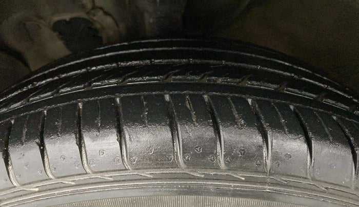 2016 Hyundai Creta SX PLUS 1.6 PETROL, Petrol, Manual, 74,693 km, Left Front Tyre Tread