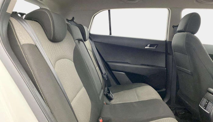2016 Hyundai Creta SX PLUS 1.6 PETROL, Petrol, Manual, 74,693 km, Right Side Rear Door Cabin