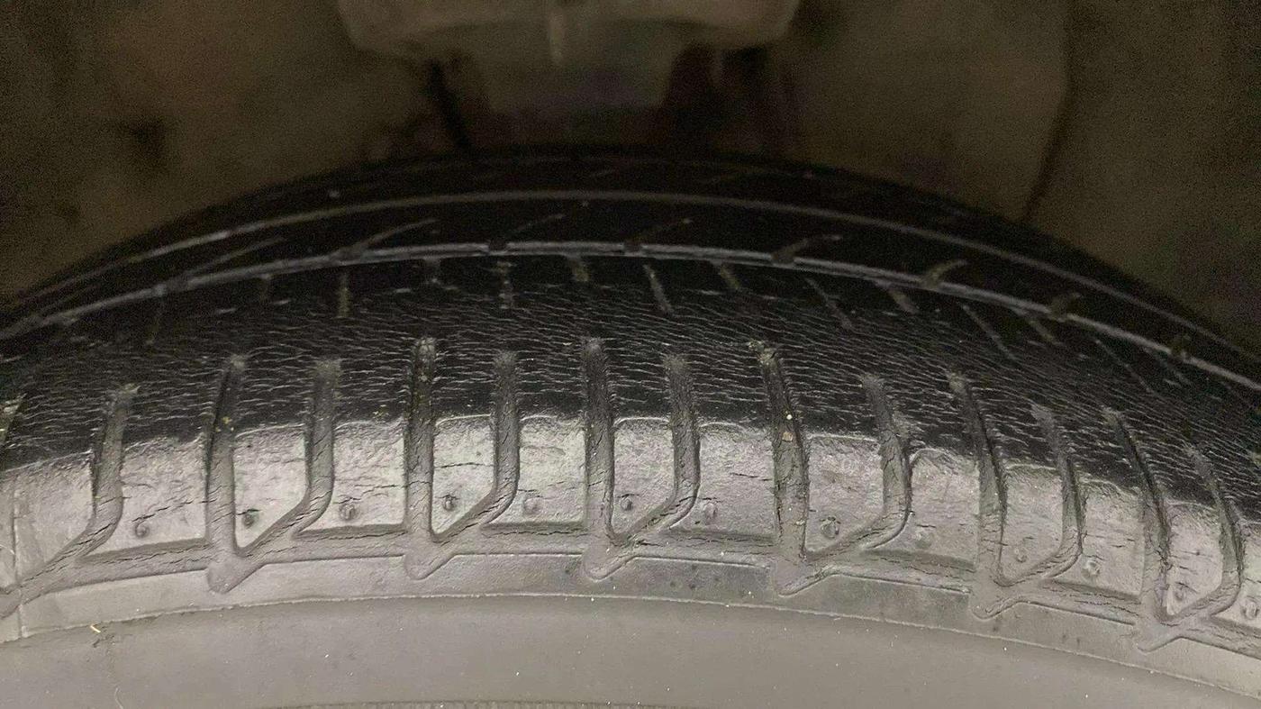 2016 Hyundai Elite i20 ASTA 1.2, Petrol, Manual, 67,059 km, Right Front Tyre Tread