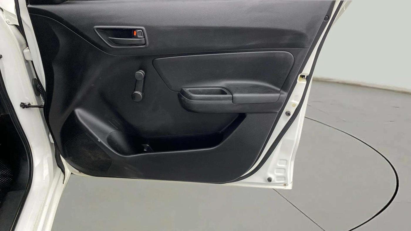 2023 Maruti Swift LXI, Petrol, Manual, 23,183 km, Driver Side Door Panels Control