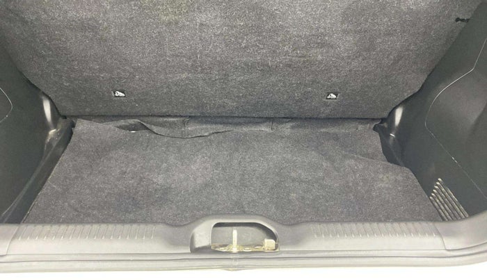 2023 Maruti Swift LXI, Petrol, Manual, 23,093 km, Dicky (Boot door) - Parcel tray missing