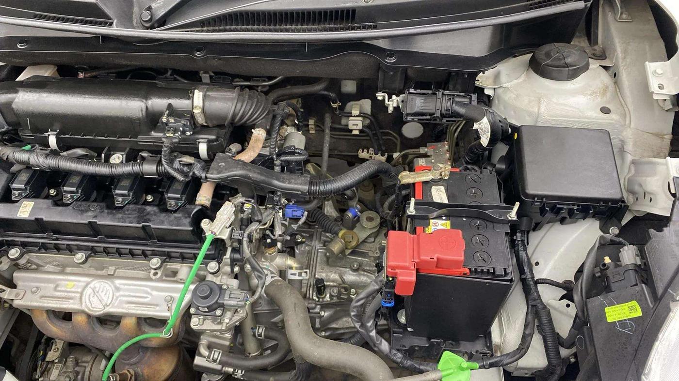2023 Maruti Swift LXI, Petrol, Manual, 23,183 km, Engine View - Left