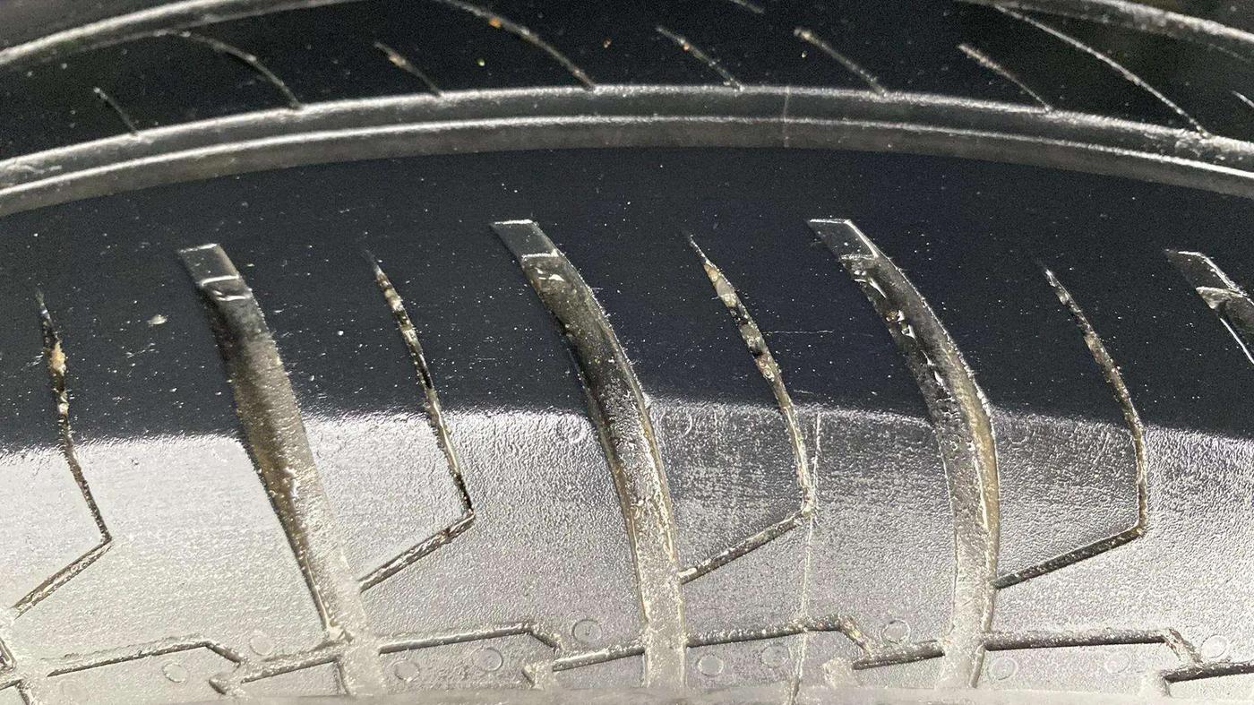 2023 Maruti Swift LXI, Petrol, Manual, 23,183 km, Left Rear Tyre Tread