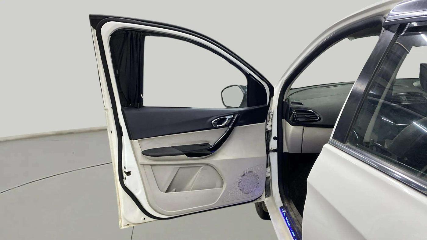 2022 Tata TIGOR XZ PLUS CNG, CNG, Manual, 72,310 km, LHS Front Door