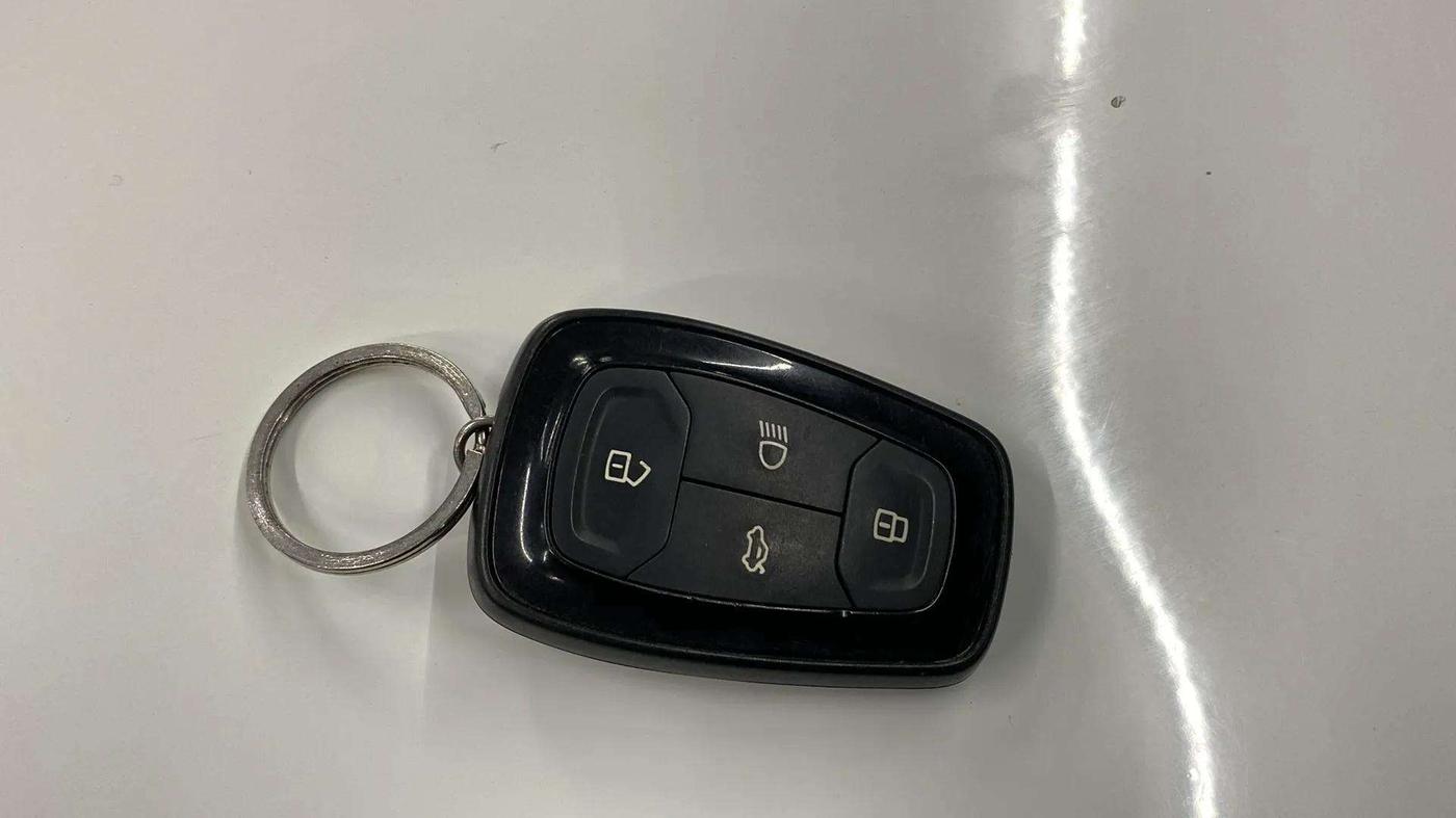 2022 Tata TIGOR XZ PLUS CNG, CNG, Manual, 72,310 km, Key Close Up