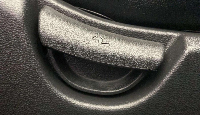 2019 Hyundai Grand i10 MAGNA 1.2 KAPPA VTVT, Petrol, Manual, 80,789 km, Driver Side Adjustment Panel