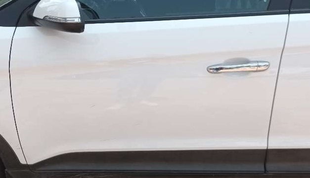2017 Hyundai Creta SX PLUS AT 1.6 PETROL, Petrol, Automatic, 95,188 km, Front passenger door - Minor scratches