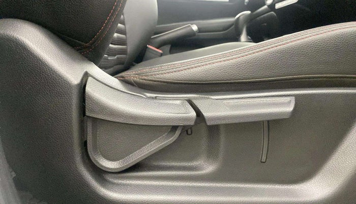 2020 KIA SONET GTX PLUS 1.0 IMT, Petrol, Manual, 32,423 km, Driver Side Adjustment Panel