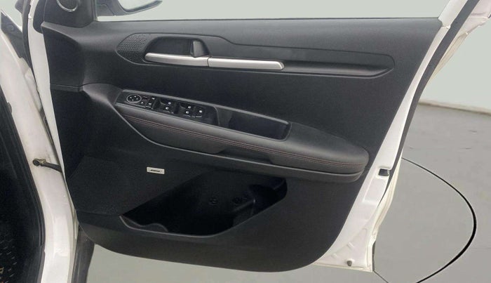 2020 KIA SONET GTX PLUS 1.0 IMT, Petrol, Manual, 32,423 km, Driver Side Door Panels Control