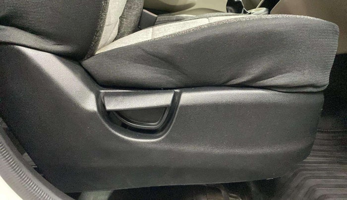 2019 Hyundai NEW SANTRO SPORTZ MT, Petrol, Manual, 43,646 km, Driver Side Adjustment Panel
