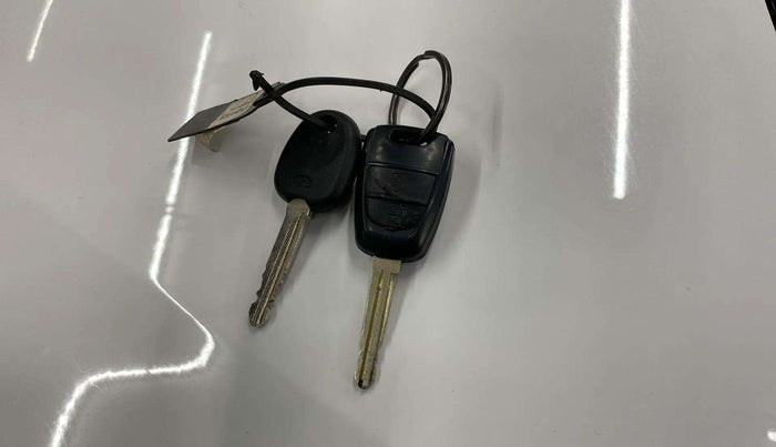 2019 Hyundai NEW SANTRO SPORTZ MT, Petrol, Manual, 43,646 km, Key Close Up