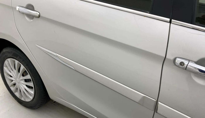 2018 Maruti Ciaz DELTA 1.4 MT PETROL, Petrol, Manual, 60,016 km, Right rear door - Trim has minor damage
