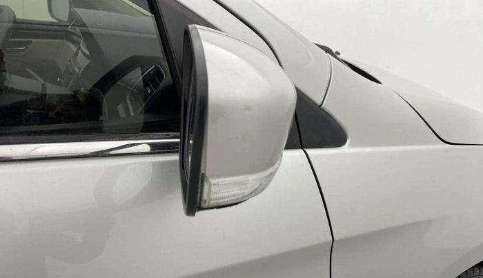 2018 Maruti Ciaz DELTA 1.4 MT PETROL, Petrol, Manual, 60,016 km, Right rear-view mirror - Cover has minor damage
