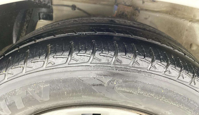 2018 Maruti Ciaz DELTA 1.4 MT PETROL, Petrol, Manual, 60,016 km, Left Front Tyre Tread