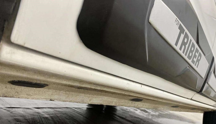 2022 Renault TRIBER RXZ, Petrol, Manual, 34,306 km, Right running board - Paint is slightly faded