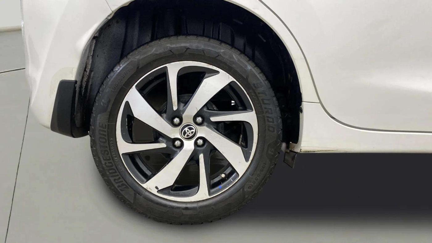 2022 Toyota Glanza G, Petrol, Manual, 38,215 km, Right Rear Wheel