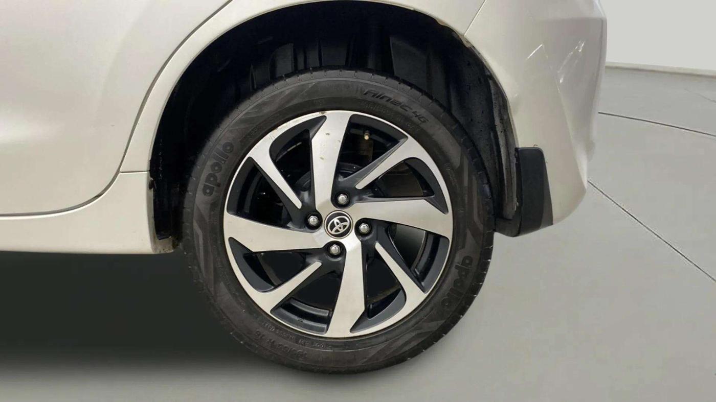 2022 Toyota Glanza G, Petrol, Manual, 38,215 km, Left Rear Wheel