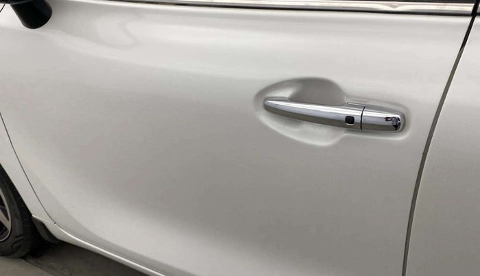 2022 Toyota Glanza G, Petrol, Manual, 38,215 km, Front passenger door - Slightly dented