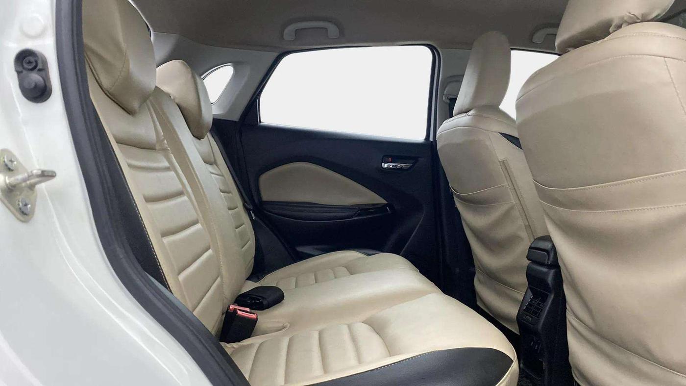 2022 Toyota Glanza G, Petrol, Manual, 38,215 km, Right Side Rear Door Cabin