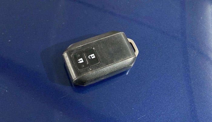 2021 Maruti Baleno ZETA PETROL 1.2, Petrol, Manual, 21,196 km, Key Close Up