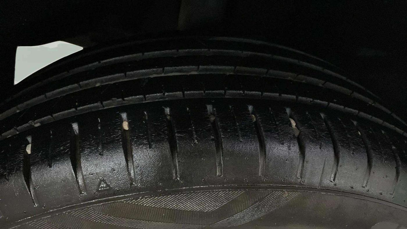 2021 Maruti Baleno ZETA PETROL 1.2, Petrol, Manual, 21,226 km, Right Rear Tyre Tread