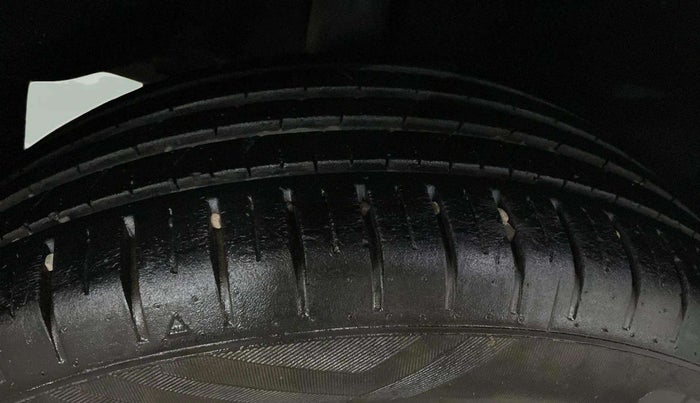 2021 Maruti Baleno ZETA PETROL 1.2, Petrol, Manual, 21,196 km, Right Rear Tyre Tread