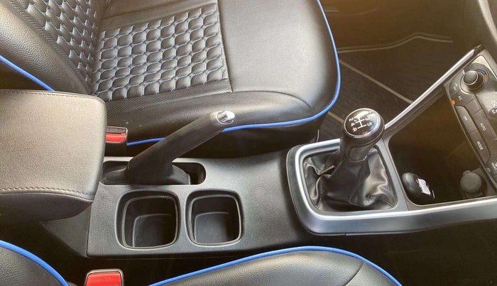 2019 Maruti S Cross ZETA 1.3, Diesel, Manual, 30,466 km, Gear Lever