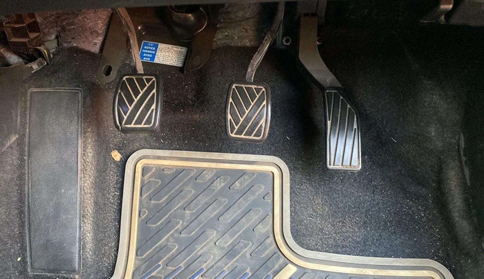 2019 Maruti S Cross ZETA 1.3, Diesel, Manual, 30,466 km, Pedals
