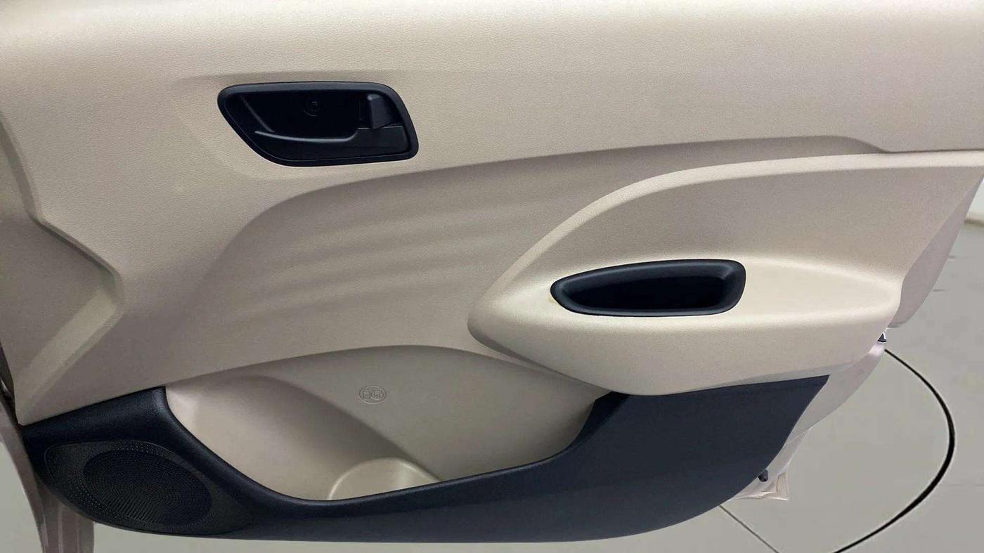 2021 Hyundai NEW SANTRO ERA EXECUTIVE, Petrol, Manual, 22,473 km, Driver Side Door Panels Control