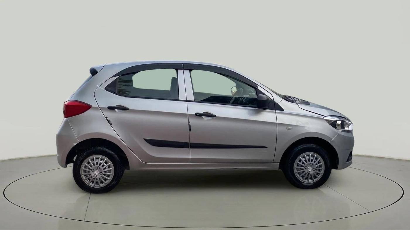 2019 Tata Tiago XE PETROL, Petrol, Manual, 26,781 km, Right Side View