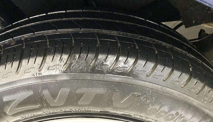 2021 Maruti Baleno DELTA PETROL 1.2, Petrol, Manual, 34,332 km, Right Front Tyre Tread