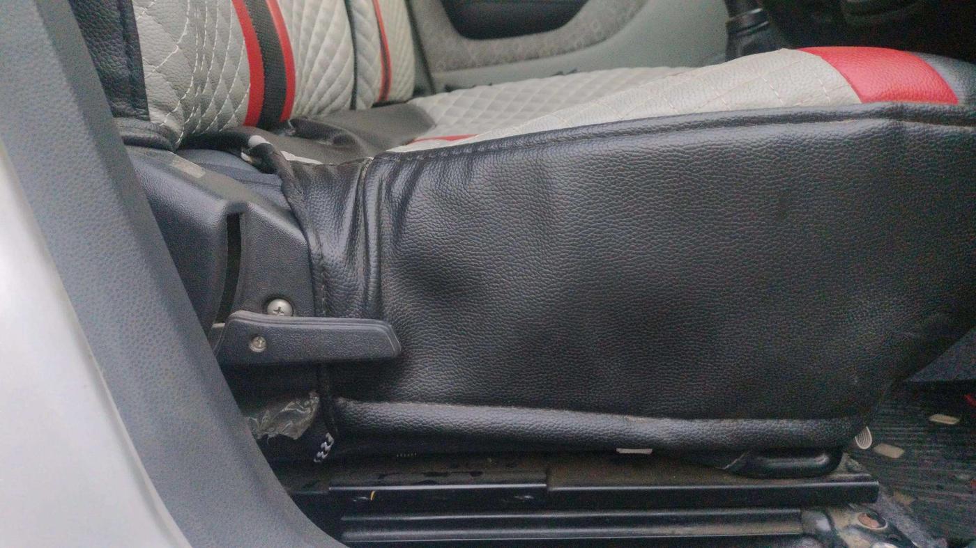 2017 Maruti Alto 800 LXI, Petrol, Manual, 43,893 km, Driver Side Adjustment Panel