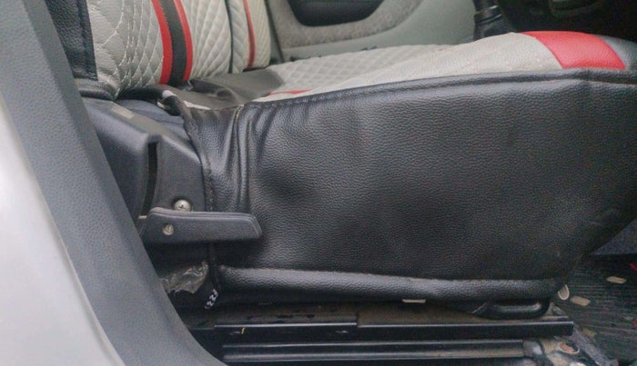 2017 Maruti Alto 800 LXI, Petrol, Manual, 43,893 km, Driver Side Adjustment Panel