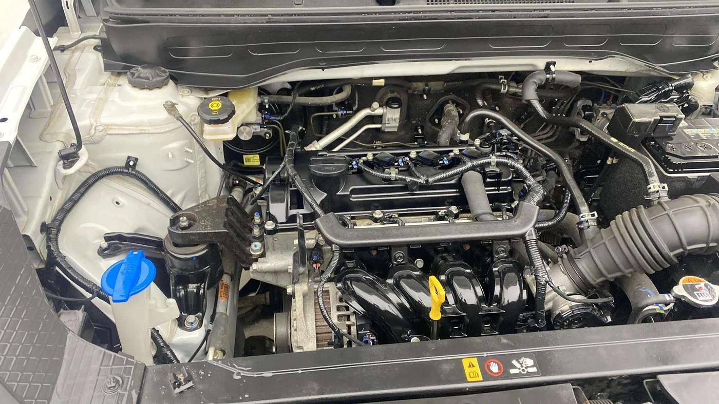 2022 Hyundai VENUE S+ 1.2, Petrol, Manual, 10,968 km, Engine View - Right
