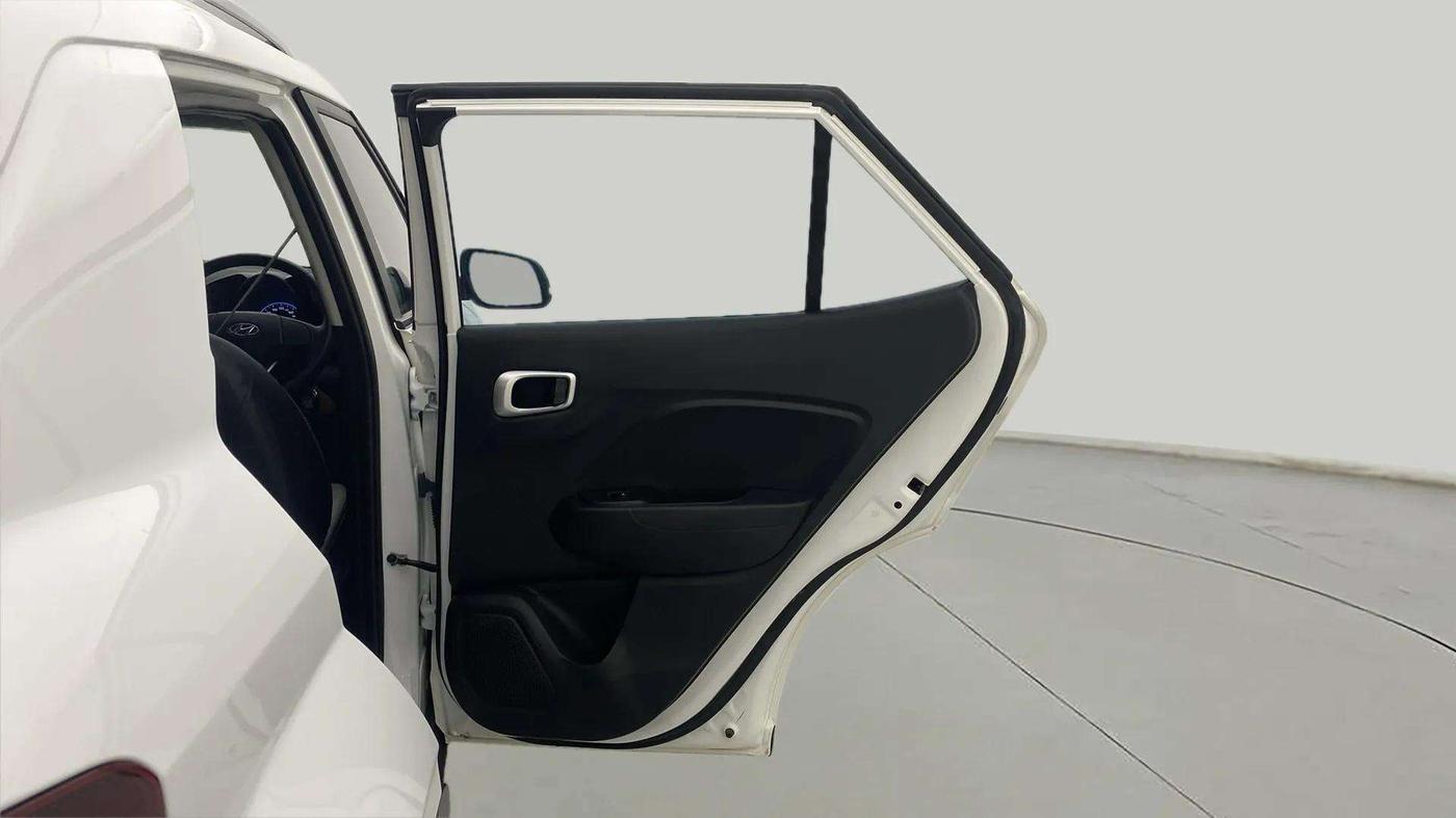 2022 Hyundai VENUE S+ 1.2, Petrol, Manual, 10,968 km, RHS Rear Door