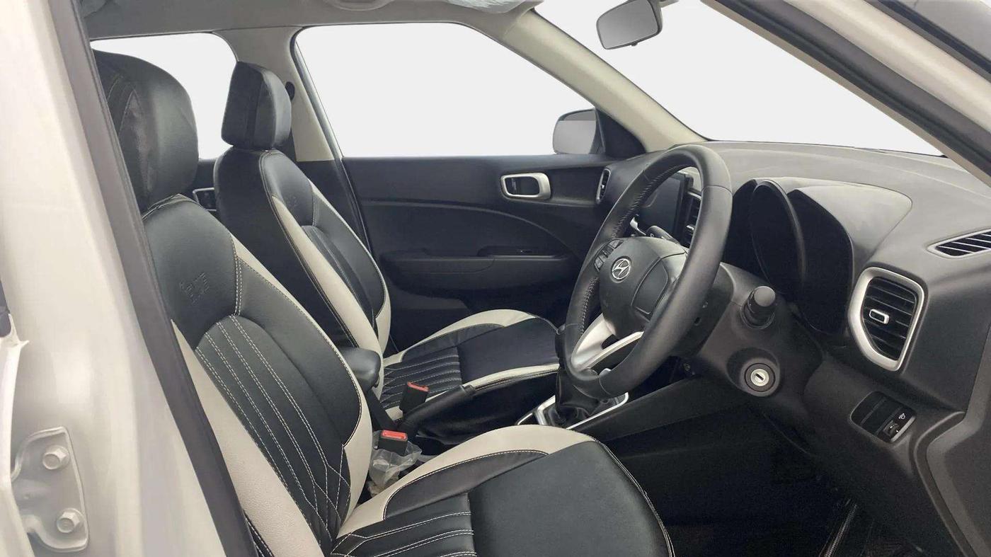 2022 Hyundai VENUE S+ 1.2, Petrol, Manual, 10,968 km, Right Side Front Door Cabin
